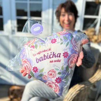 Dekorativní polštářek Lavandia Vonný levandulový polštář ve tvaru srdce 30 x 30 cm s bio levandulí uvnitř