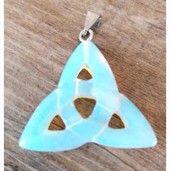 Přívěsek Triquetra opalitová – keltský uzel, ochranný přívěsek