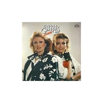 Hudba Kamelie – Closer