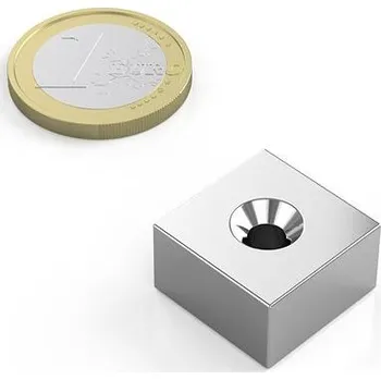 Dekorativní magnet Neodymový magnet kvádr 18 × 18 × 10 mm, s otvorem M4, N52, síla 15 kg