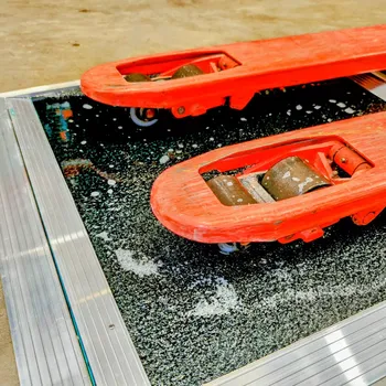 Rohožka Nerezová dezinfekční rohož (vana) na boty, obuv, podrážky a pro přejezd vozíků FLOMA SD90 - délka 93 cm, šířka 83 cm, výška 2 cm