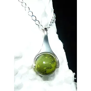 Přívěsek Stříbrný přívěsek zelený mramorový korálek - DN12 (Stříbrný přívěsek s korálkem)