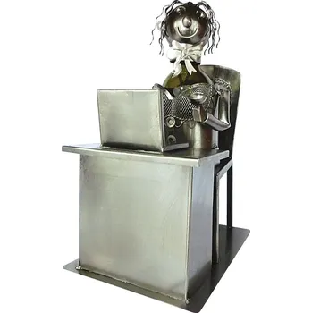 Stojan na víno Kovový stojan na víno, motiv sekretářka