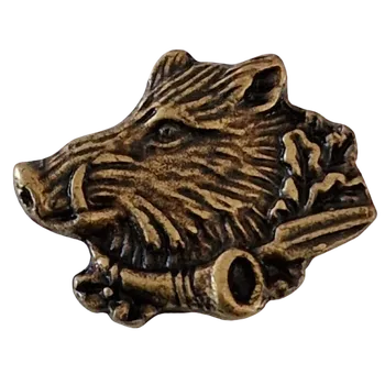 Zubíček Divočák s trubkou (odznak na klobouk)