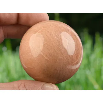 Přírodní kámen Koule kalcit 195g z Madagaskaru