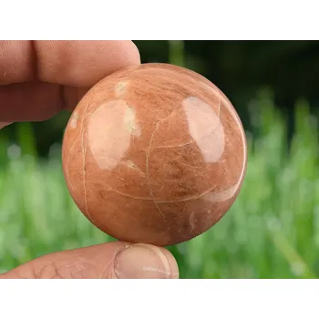 Přírodní kámen Koule kalcit 119g z Madagaskaru