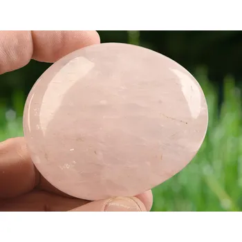 Přírodní kámen Leštěný kámen růženín 158g