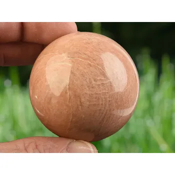 Přírodní kámen Koule kalcit 182g z Madagaskaru