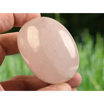 Přírodní kámen Leštěný kámen růženín 157g