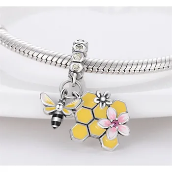 Korálek Prosperk Stříbrný korálek na náramek - včelka s pláství S1852