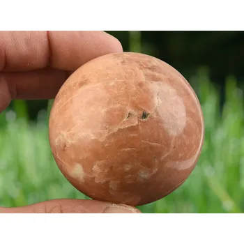 Přírodní kámen Koule kalcit 211g z Madagaskaru