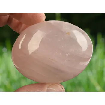 Přírodní kámen Leštěný kámen růženín 118g