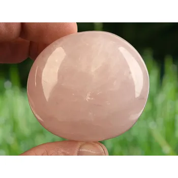 Přírodní kámen Leštěný kámen růženín 139g