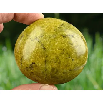 Přírodní kámen Hladký kámen opál zelený 119g