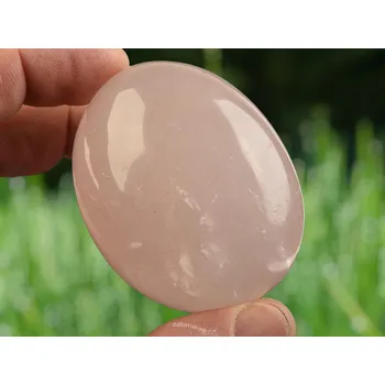 Přírodní kámen Leštěný kámen růženín 142g