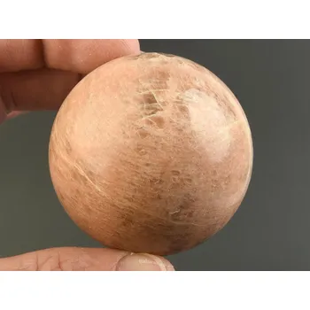 Přírodní kámen Koule kalcit 188g z Madagaskaru