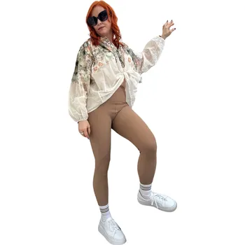 E.M.G. Elegantní lehká košile s květy 25919 barva: zelená