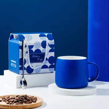 Keramický hrnek Klein Blue 500 ml se lžičkou | kuchyňské vybavení - Modrý