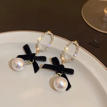 Náušnice Černé zirkonové náušnice s mašlí | luxusní dámské náušnice - HE10884-1