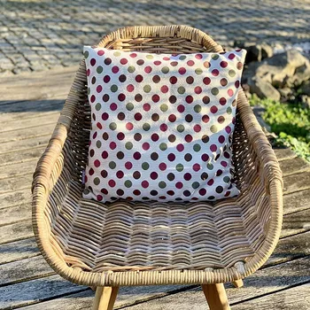 Dekorativní polštářek BYTEMA Gobelínový povlak na polštář PUNTÍKY 45 x 45 cm