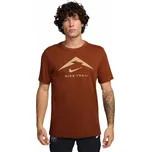 Pánské funkční tričko s krátkým rukávem Nike DRI-FIT TEE TRAIL LOGO hnědé FQ3914-245 - L | UK 11,5 | US 12,5