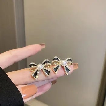 Náušnice Černé zirkonové náušnice s mašlí | luxusní dámské náušnice - HE7891-1