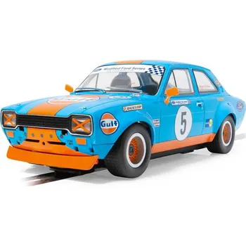 auto na autodráhu Autíčko Gulf SCALEXTRIC C4530 - Ford Escort MK1 – Wayne Crabtree Modified Fords 2023 (1:32)