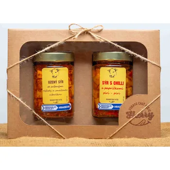 Dárkový potravinový koš DÁRKOVÉ BALENÍ 2x NAKLÁDANÝ SÝR UZENÝ+CHILLI (Dárkové balení NAKLÁDANÝ Uzený a Chilli 2x 327ml)