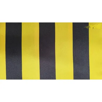 žlutý satén černé pruhy