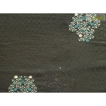 černý šifon 9957 s perličkami smaragdový květ