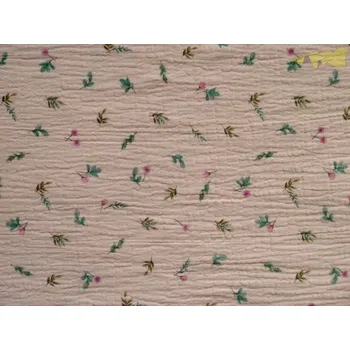 lososový mušelín s kytičkami