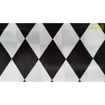 bílý satén černé kosočtverce