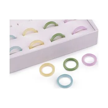Sada plastových prstenů v krabičce - 12 ks - 1 mix jednobarevný