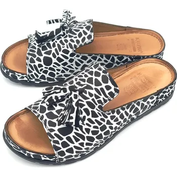 Dámské pantofle Dámské kožené pantofle 1723-841 Iberius černobílá Barva: černobílá, Velikost: 39