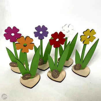 umělá květina Dřevěná kytka 18 cm v podstavci, 6 barev Barva: Fialová