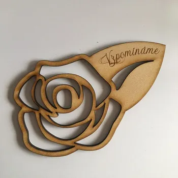 Smuteční dekorace Dřevěná smuteční růže 19 cm