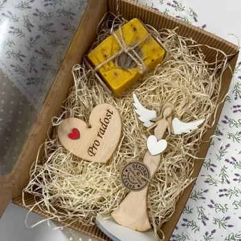 Kosmetická sada Dárková sada 100% přírodní mýdlo - Pro radost Mýdlo: Ve tmě světlo skrývám