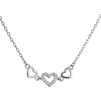 Náhrdelník Stříbrný náhrdelník tři srdíčka 12139.1
