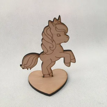 Dřevěná hračka Dřevěný jednorožec 13 cm na podstavci, 6 barev Barva: Přírodní Unicorn dřevěný