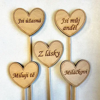 Svatební dekorace Zápich Srdce 7 cm s lemem a nápisem Nápis: Miluji tě