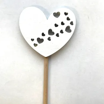 Svatební dekorace Dřevěný zápich srdce 7 cm prořízlá srdíčka Barva: Bílá