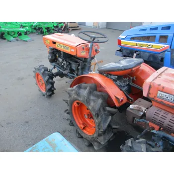 Zahradní traktor Malotraktor Kubota B6000 4WD ok Malotraktor Kubota B6000 4WD ok