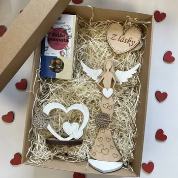 Dárkový potravinový koš Velké dárkové balení Z lásky - čaj Sonnentor, anděl 25 cm, svícen a srdce