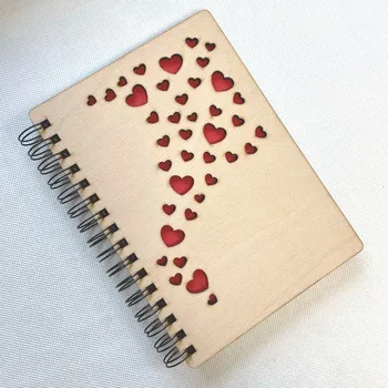 Zápisník Dřevěný blok A5 Srdíčka Barva: Červená, Nápis: Bez nápisu Dřevěný zápisník A5