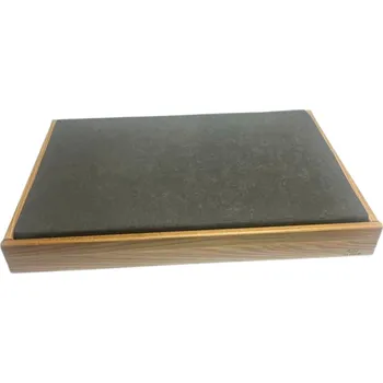 Pelíšek pro psa Svět Tlapky Dřevěný pelíšek s ortopedickou matrací BASIK Dřevina nebo odstín: Borovice (dřevo), Barva matrace: BEZ MATRACE, Rozměry: 65 x 45 x 10 cm