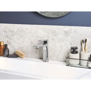 Vodovodní baterie Vodovodní baterie stříbrná mosazná jednopáková s plochým výtokovým ramenem koupelna Beliani