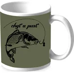 Hrnek Striker Chyť a pusť - olivový-bílý