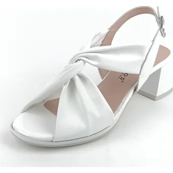 Dámské sandále Dámské sandály na podpatku Pitillos 10535 bílé 38