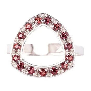 Prsten granát - stříbrný prsten - trojúhelník (3569) Velikost: 56, povrchová úprava: rhodiované