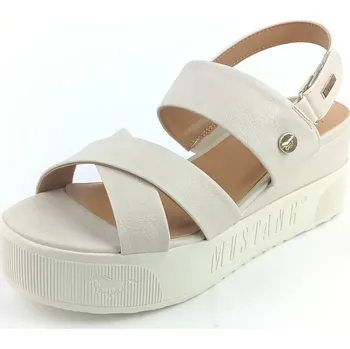 Dámské sandále Dámské sandály na klínku Mustang 1459-801-243 béžové 39